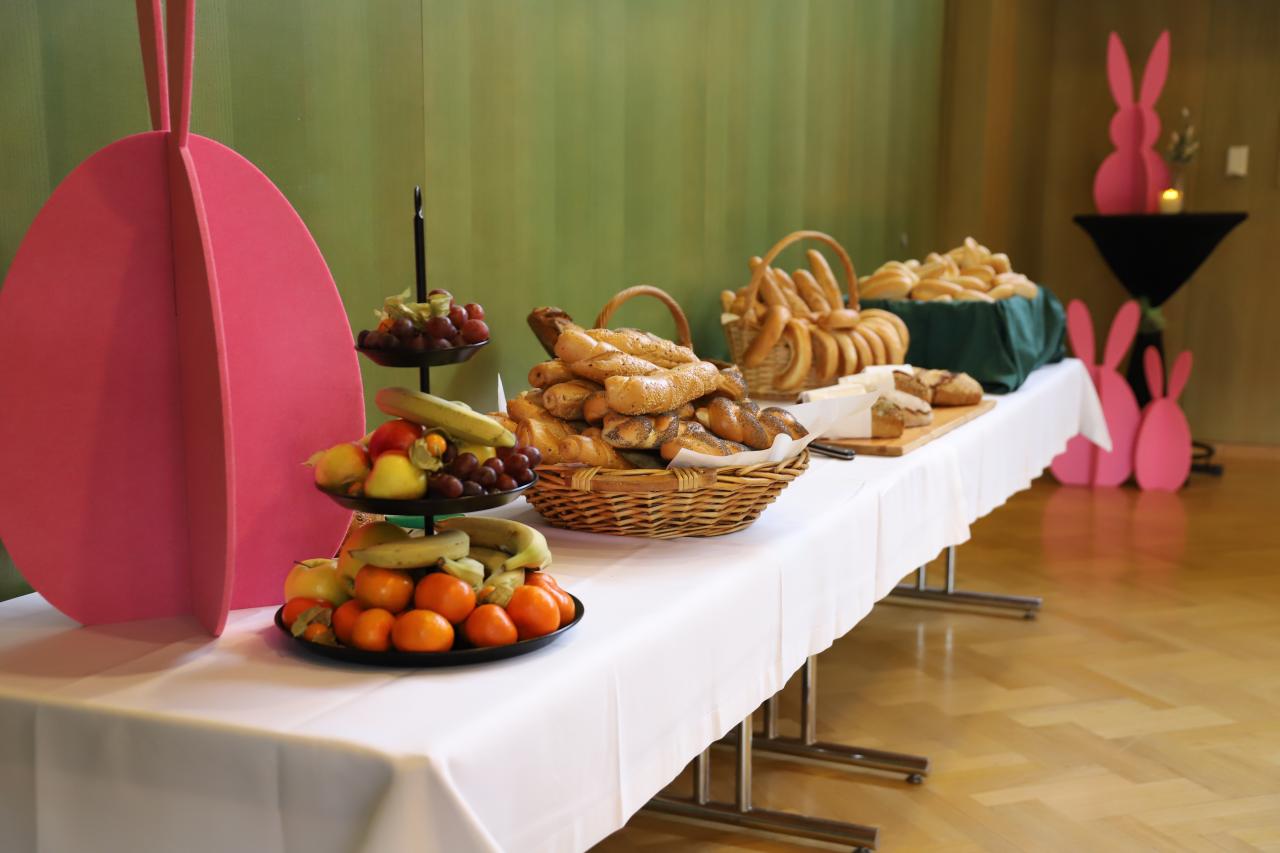 Roman Klementovic Krimifrühstück